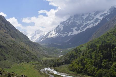 Har Ki Doon (Ahmedabad to Ahmedabad) (3AC Coach)